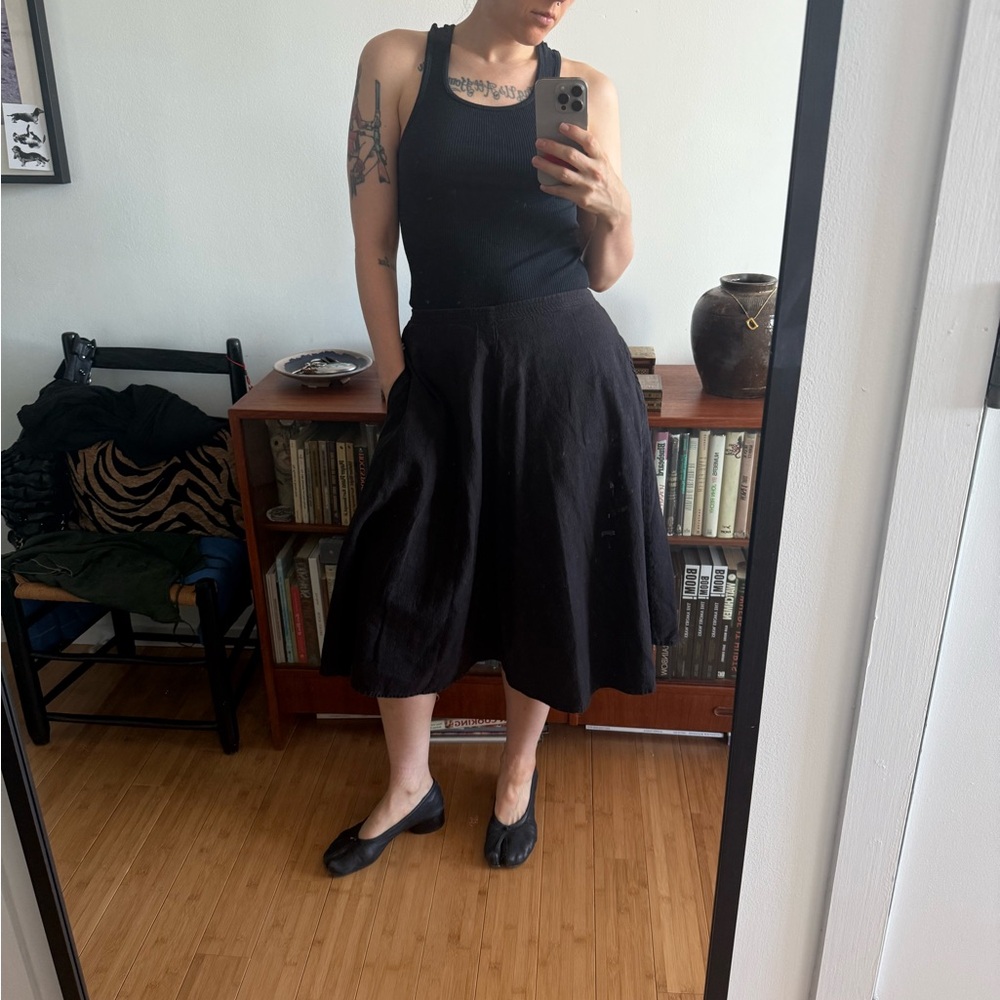 Chic Black Midi Skirt